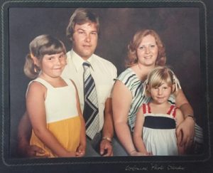 1970s-traditional-family-portrait-describing-different-photography-approaches