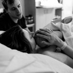 First-Glimpse-first48-parents-meeting-new-baby-photography-gold-coast
