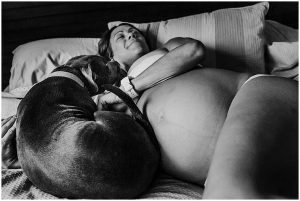 Beautiful-full-bloom-pregnant-woman-with-her-bed-relaxed-at-home-gold-coast-maternity-photography