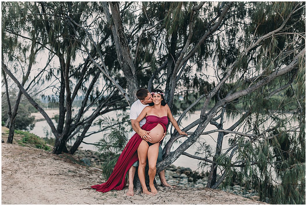 couple-expecting-first-baby-take-some-time-at-currumbin-beach-to-capture-some-maternity-images
