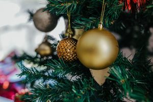 Christmas-tree-decorated-with-gold-baubles