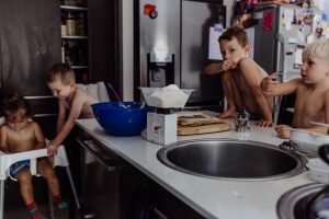 kids-waiting-to-bake-xmas-cookies-with-grandma